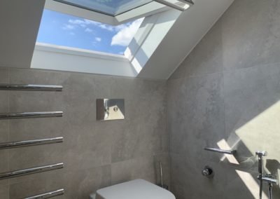 Loft Conversion Chiswick Park: bathroom - roof window