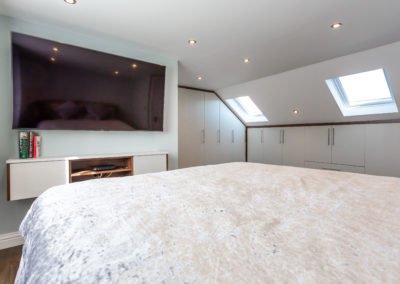 Loft Conversion near Carshalton, London, UK: master bedroom decor